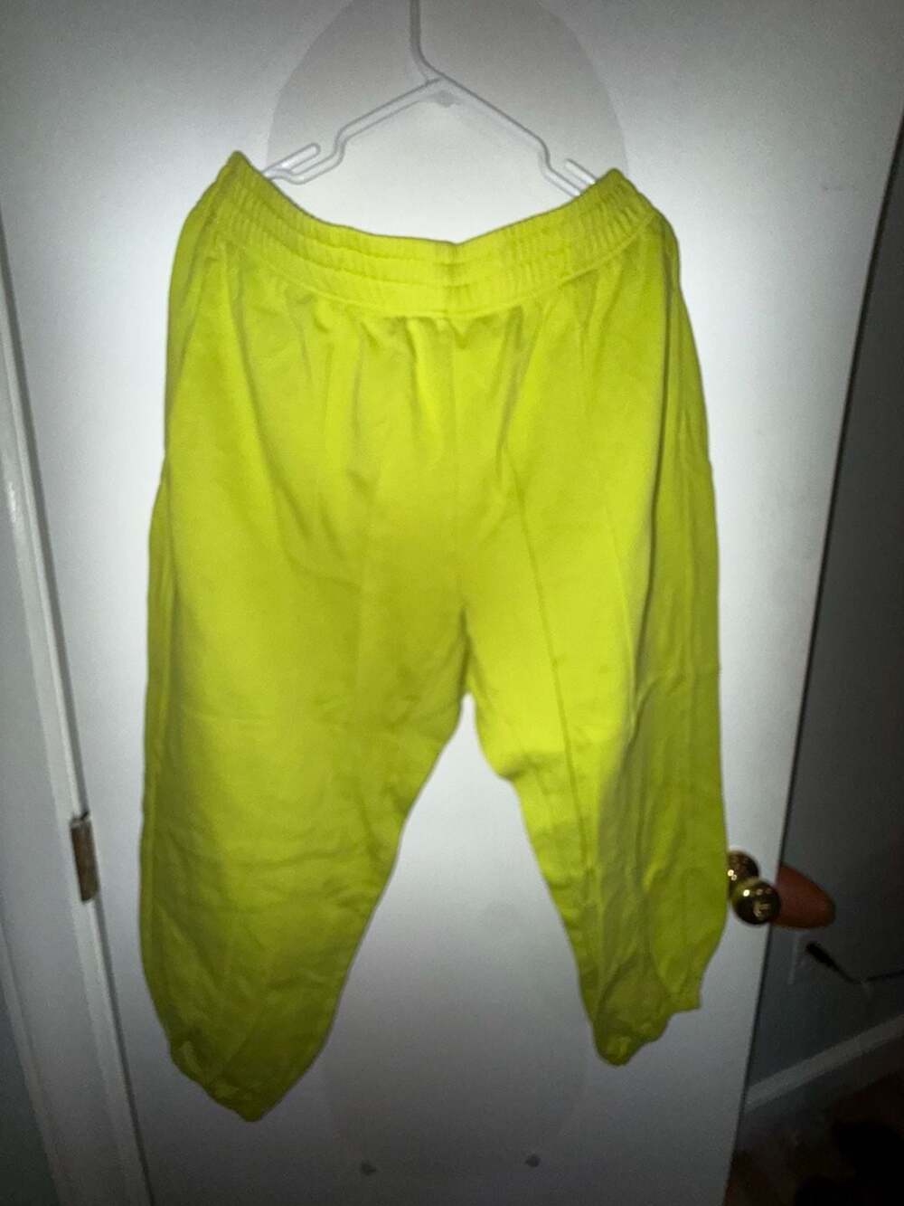 Nike Sportswear Essential Fleece Pintuck Joggers Volt Neon Yellow Size 1X